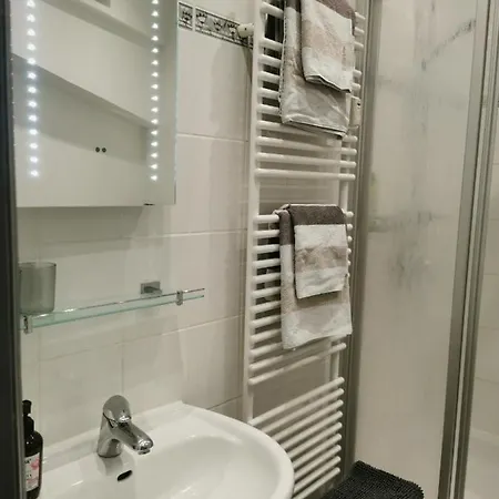 Birke Apartment *